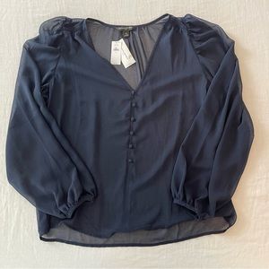 NWT Banana republic blouse with button details size medium